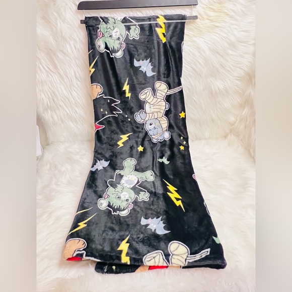 Care Bears Monsters Halloween Throw Blanket - Picture 3 of 3